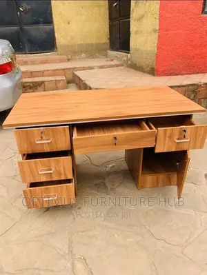 Imported Office Desk (1.4 Meters)