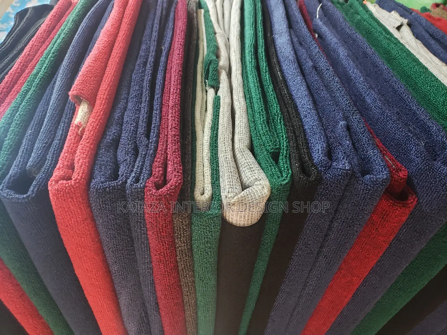 Woolen Carpets(Wall to Wall Carpets)