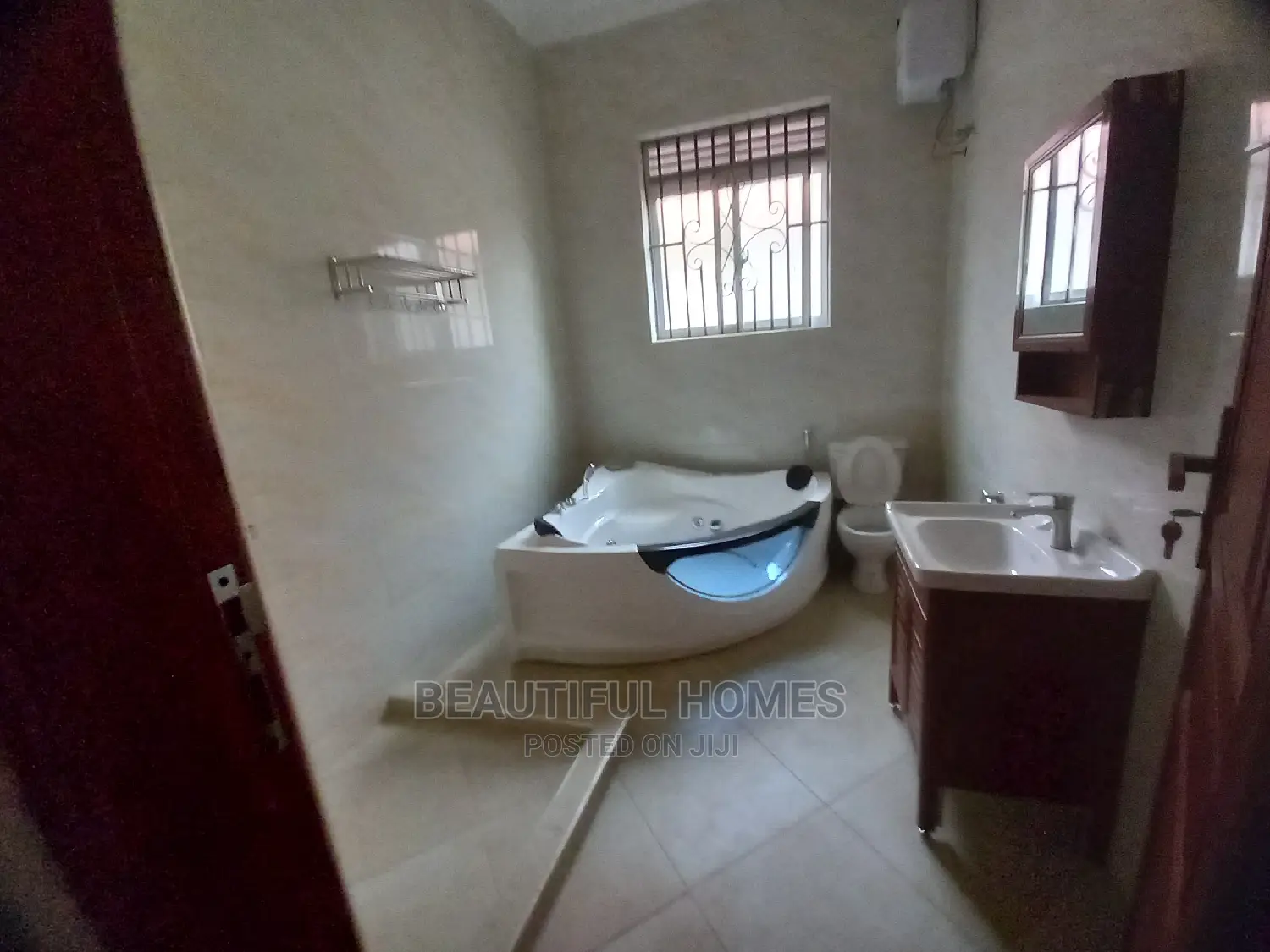 Furnished 4bdrm House in Kira Mamerito for Sale