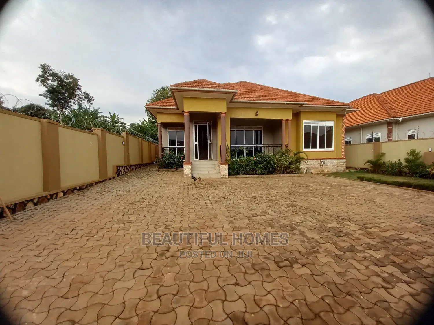 Furnished 4bdrm House in Kira Mamerito for Sale