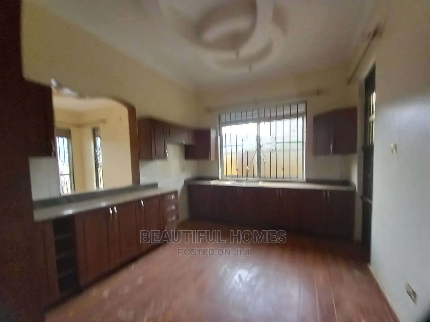 Furnished 4bdrm House in Kira for Sale