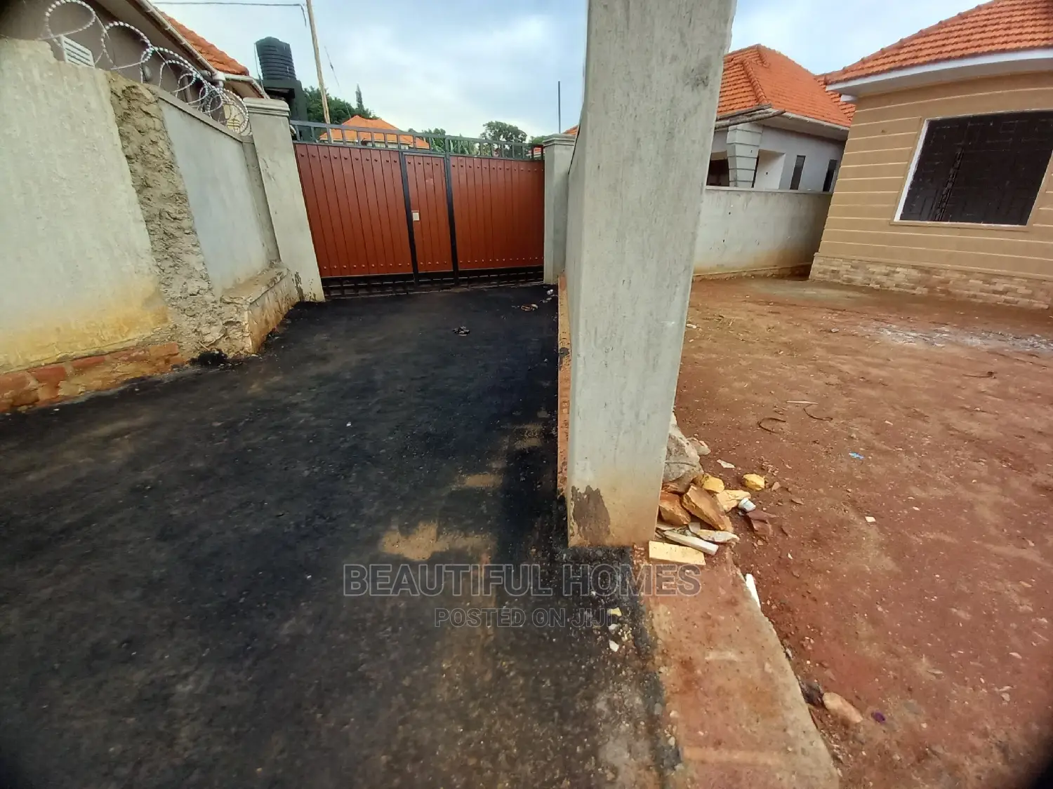Furnished 4bdrm House in Kira for Sale
