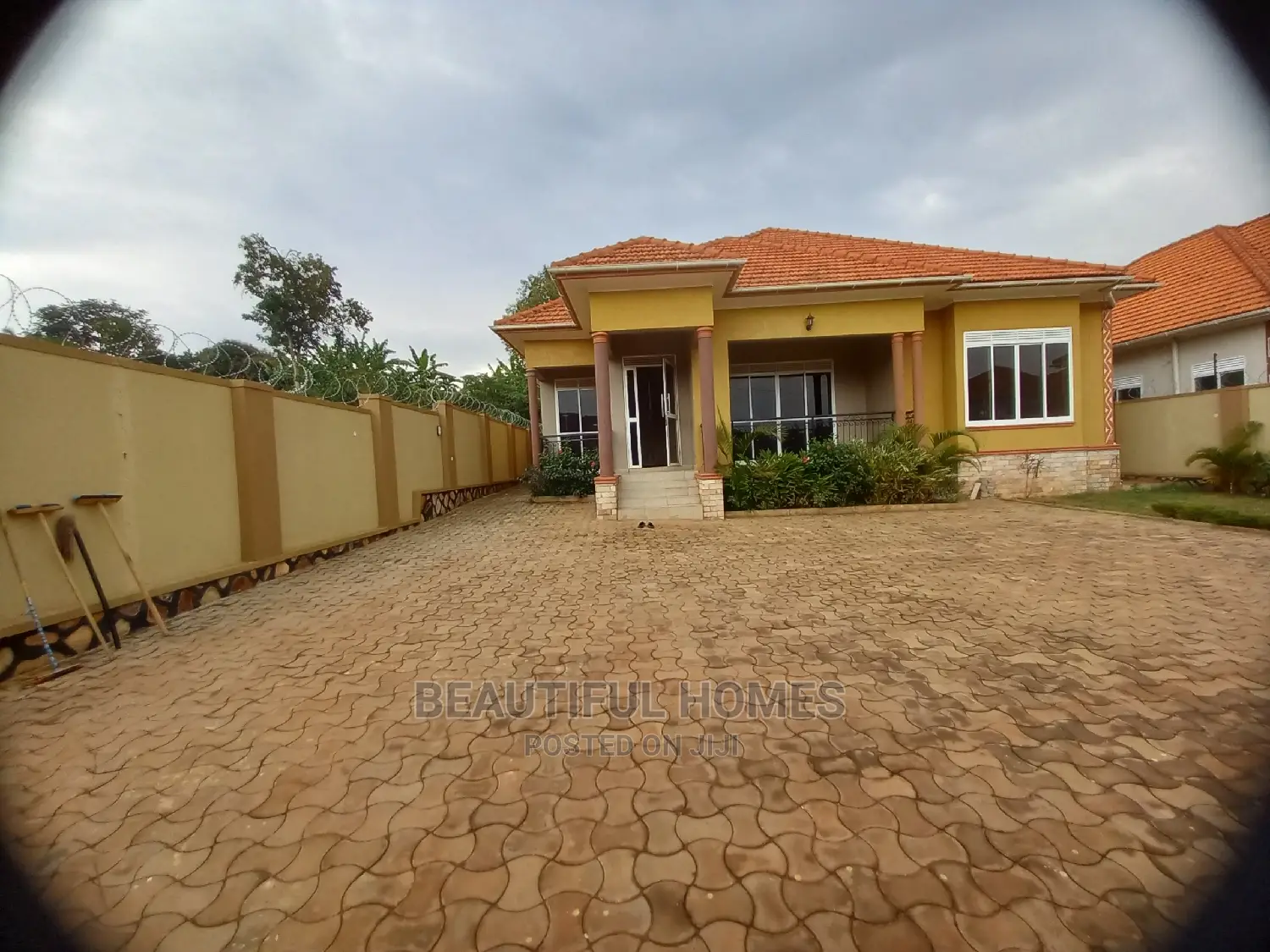 Furnished 4bdrm House in Kira High End for Sale