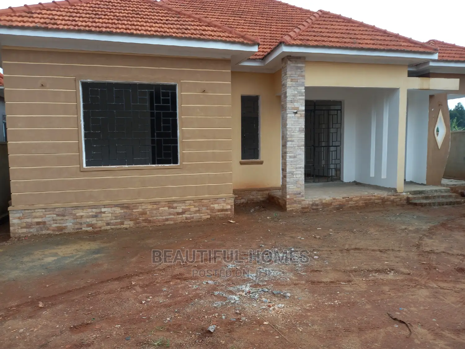 Furnished 4bdrm Bungalow in Kira Corporate for Sale