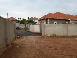Furnished 4bdrm Bungalow in Kira Corporate for Sale