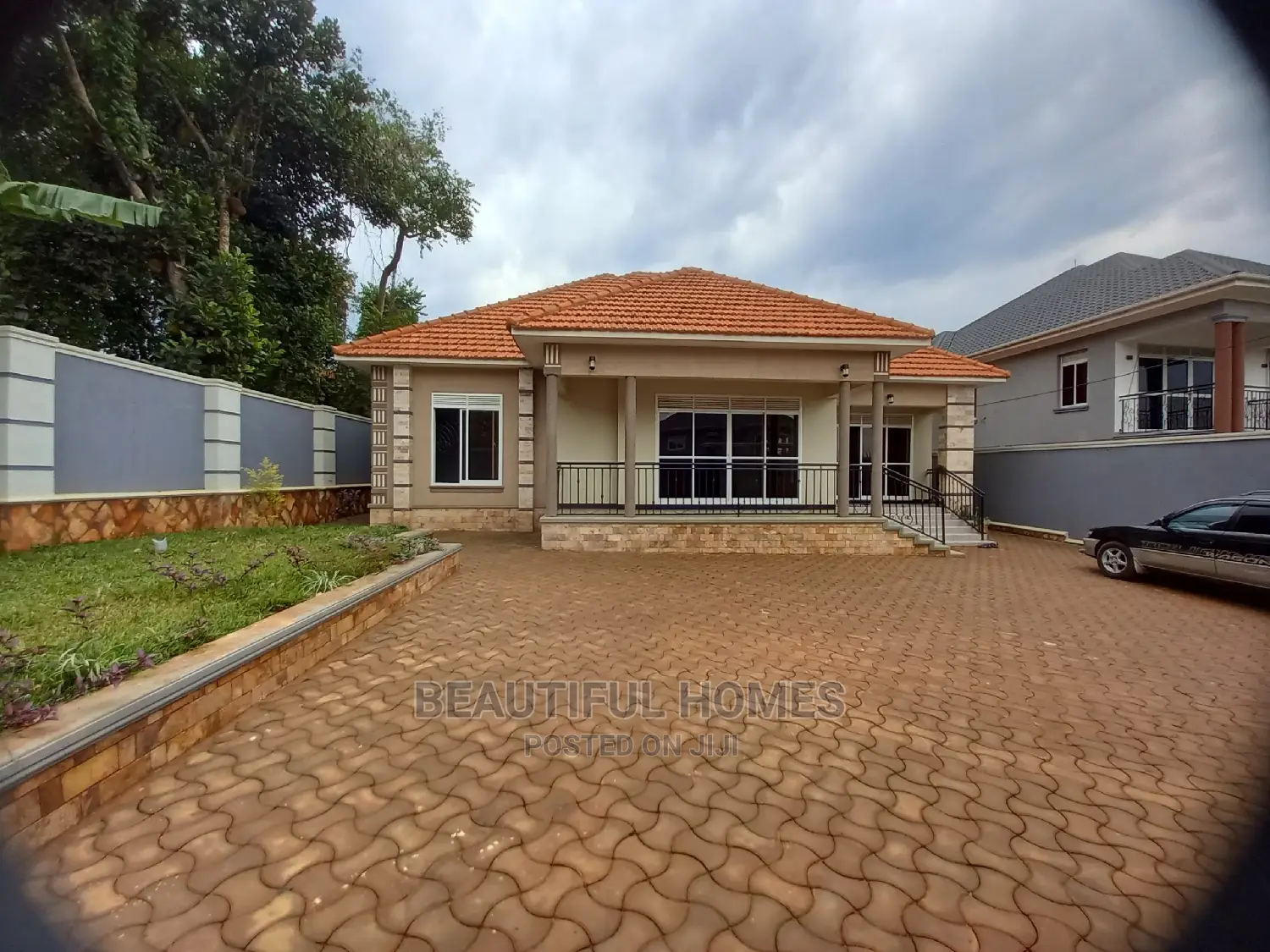 Furnished 4bdrm Bungalow in Kira for Sale