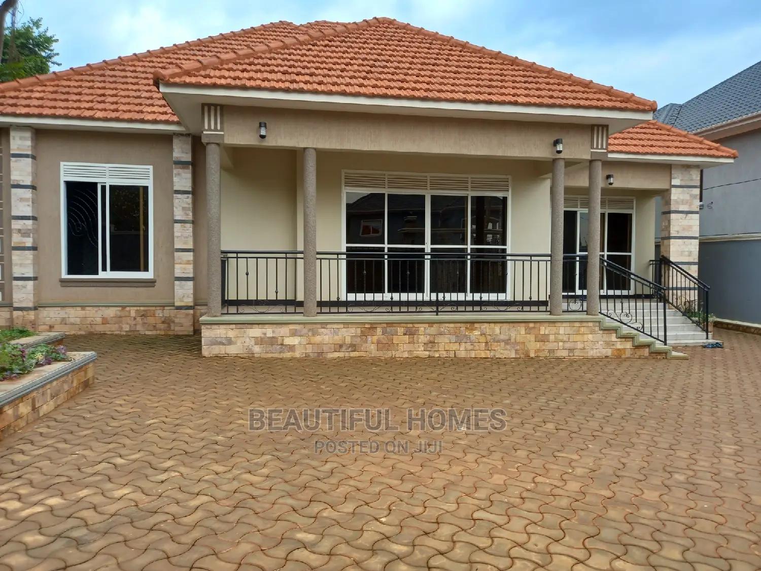 Furnished 4bdrm House in Kira for Sale