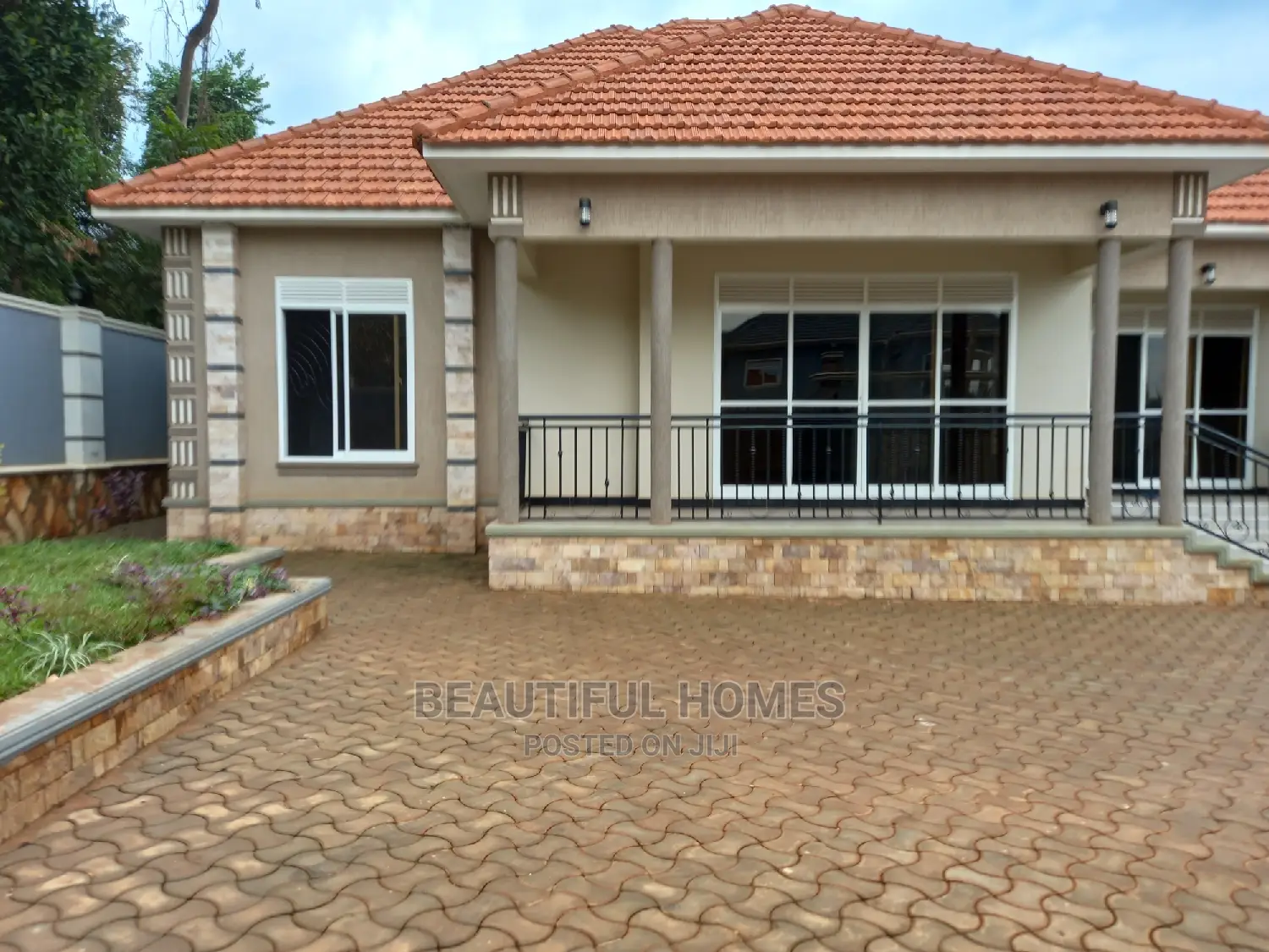 Furnished 4bdrm House in Kira for Sale