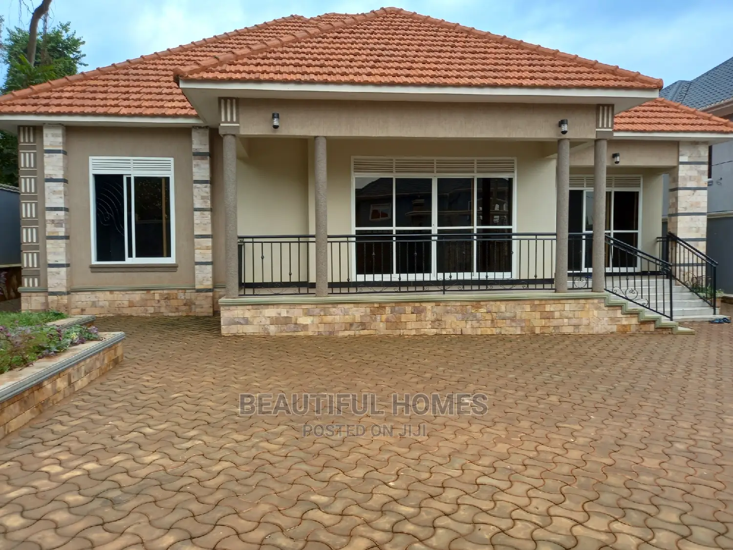 Furnished 4bdrm House in Kira for Sale