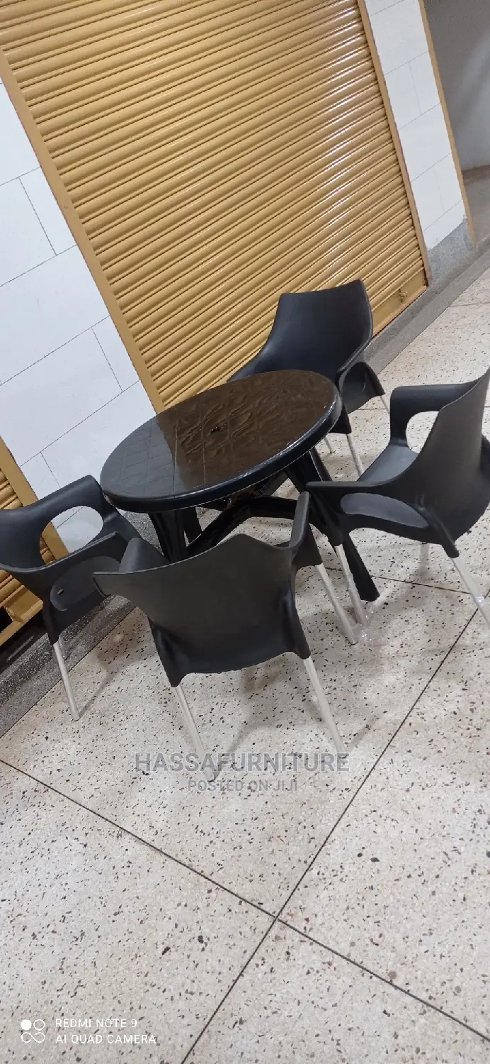 4seaters Black Restaurant Set
