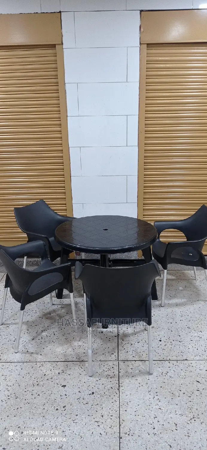 4seaters Black Restaurant Set