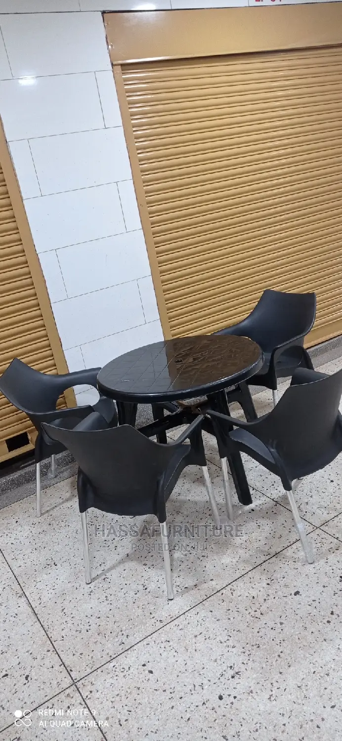 4seaters Black Restaurant Set
