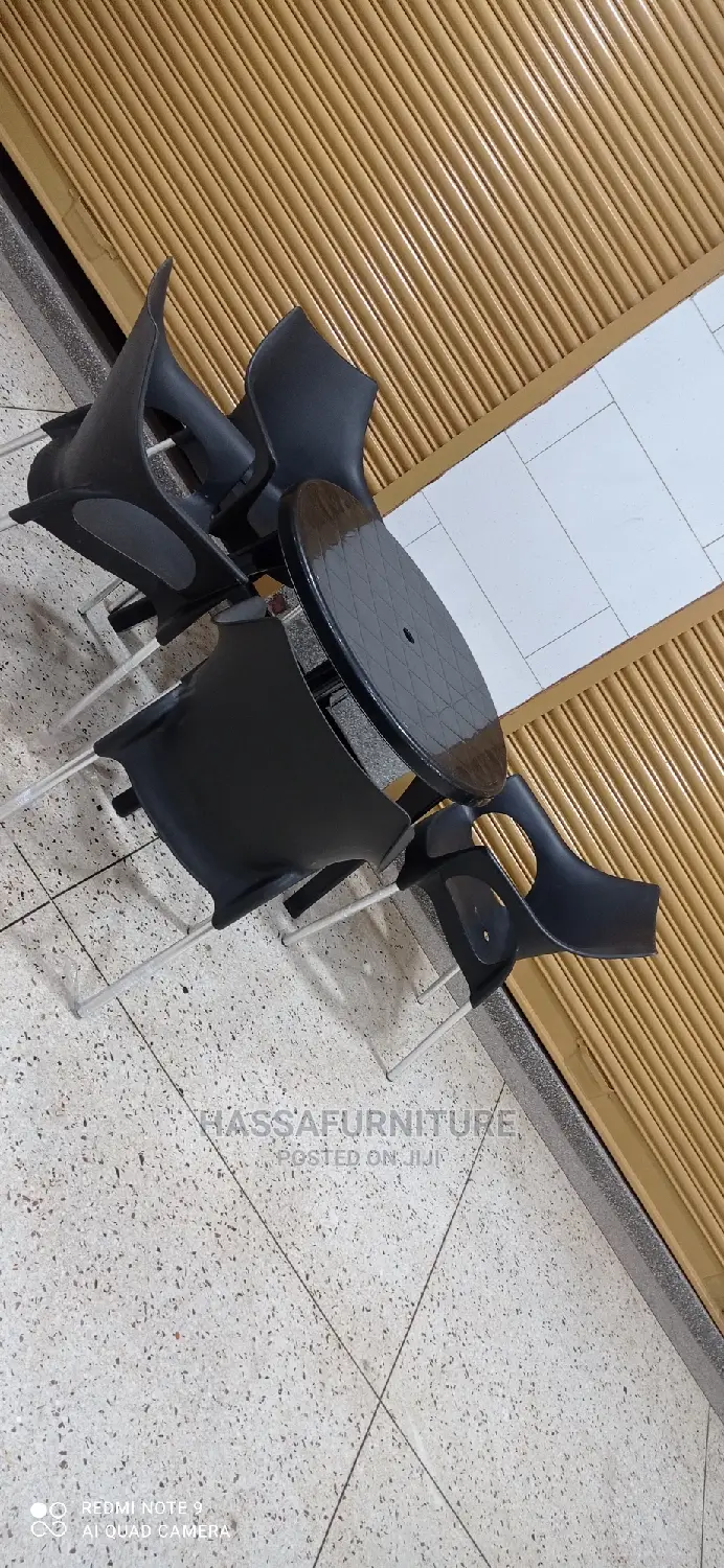 4seaters Black Restaurant Set