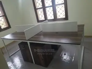 4 Seater Workstation