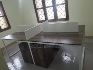 4 Seater Workstation