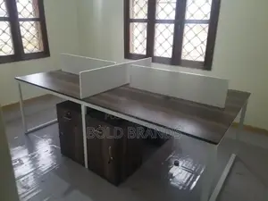 4 Seater Workstation