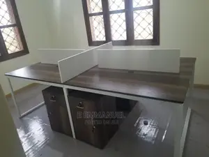 4 Seater Workstation