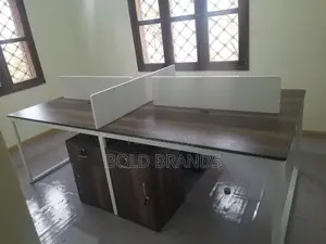 4 Seater Workstation