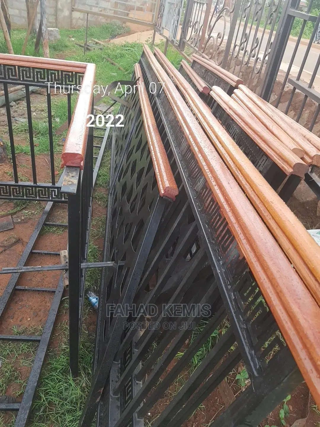 Wooden Balcony Railings (Wood and Metal)