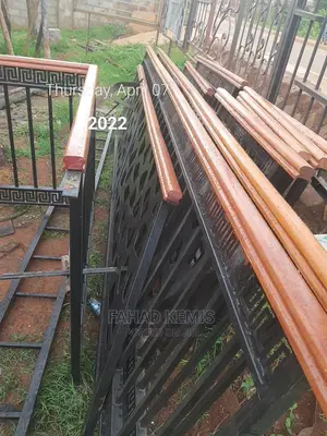 Wooden Balcony Railings (Wood and Metal)