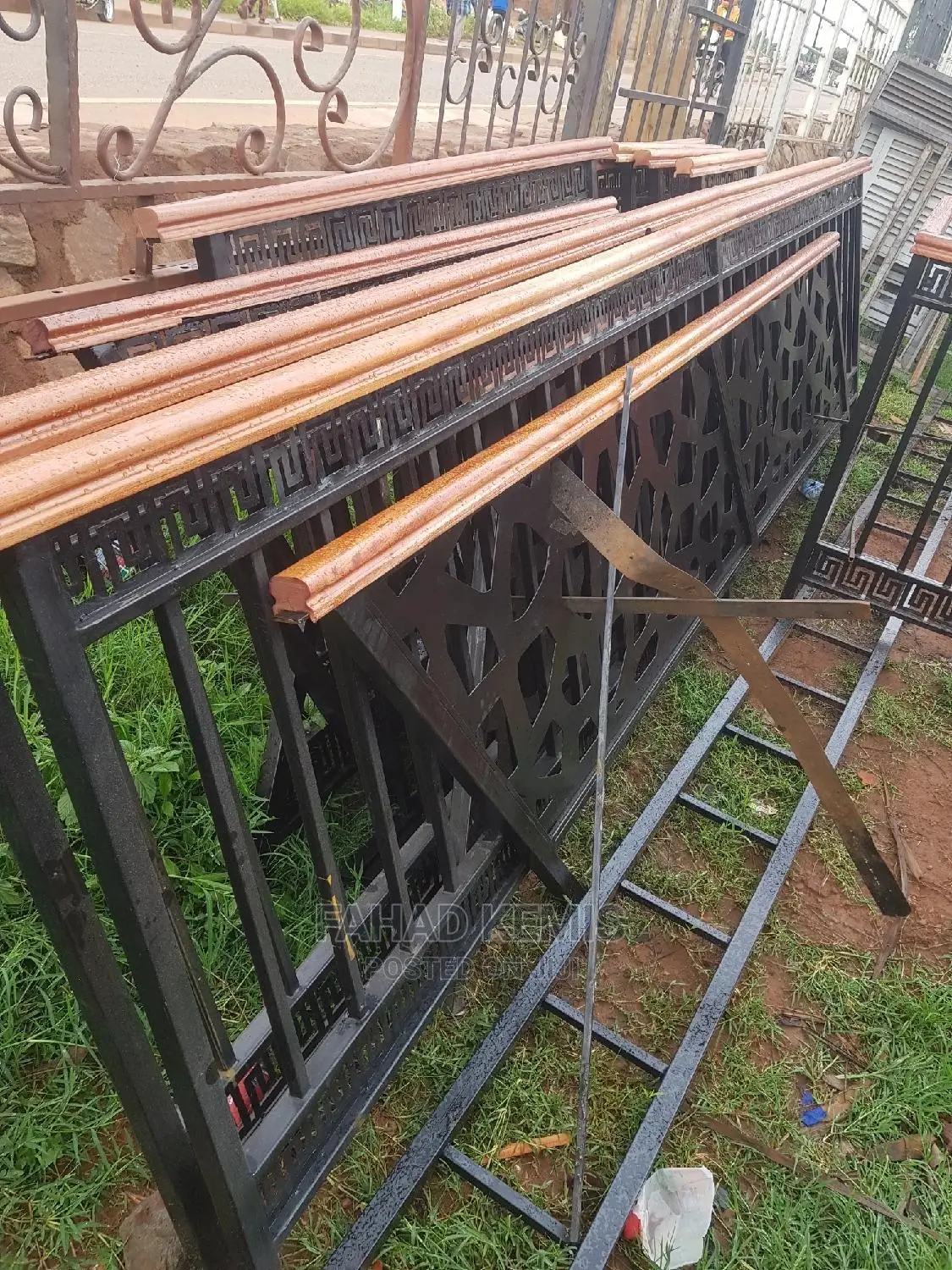Wooden Balcony Railings (Wood and Metal)