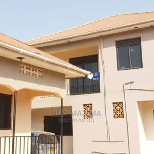 5bdrm House in Zana Town, Central Division for Sale