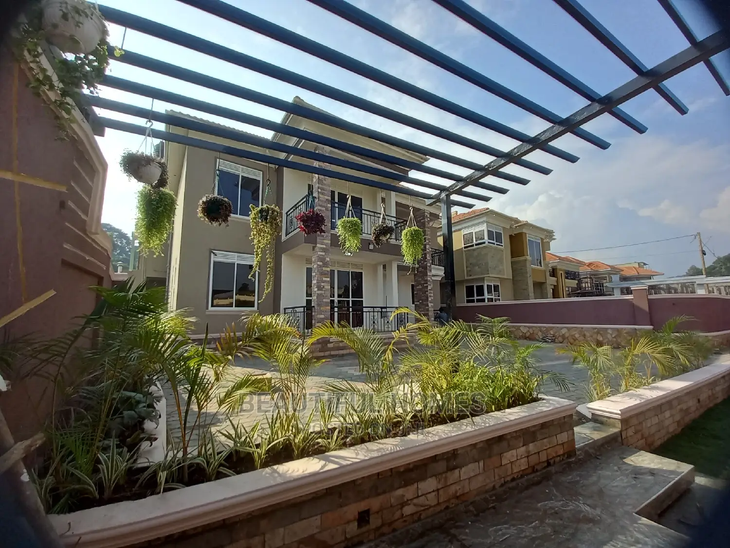 Furnished 6bdrm Mansion in Kyanja Epic, Central Division for Sale