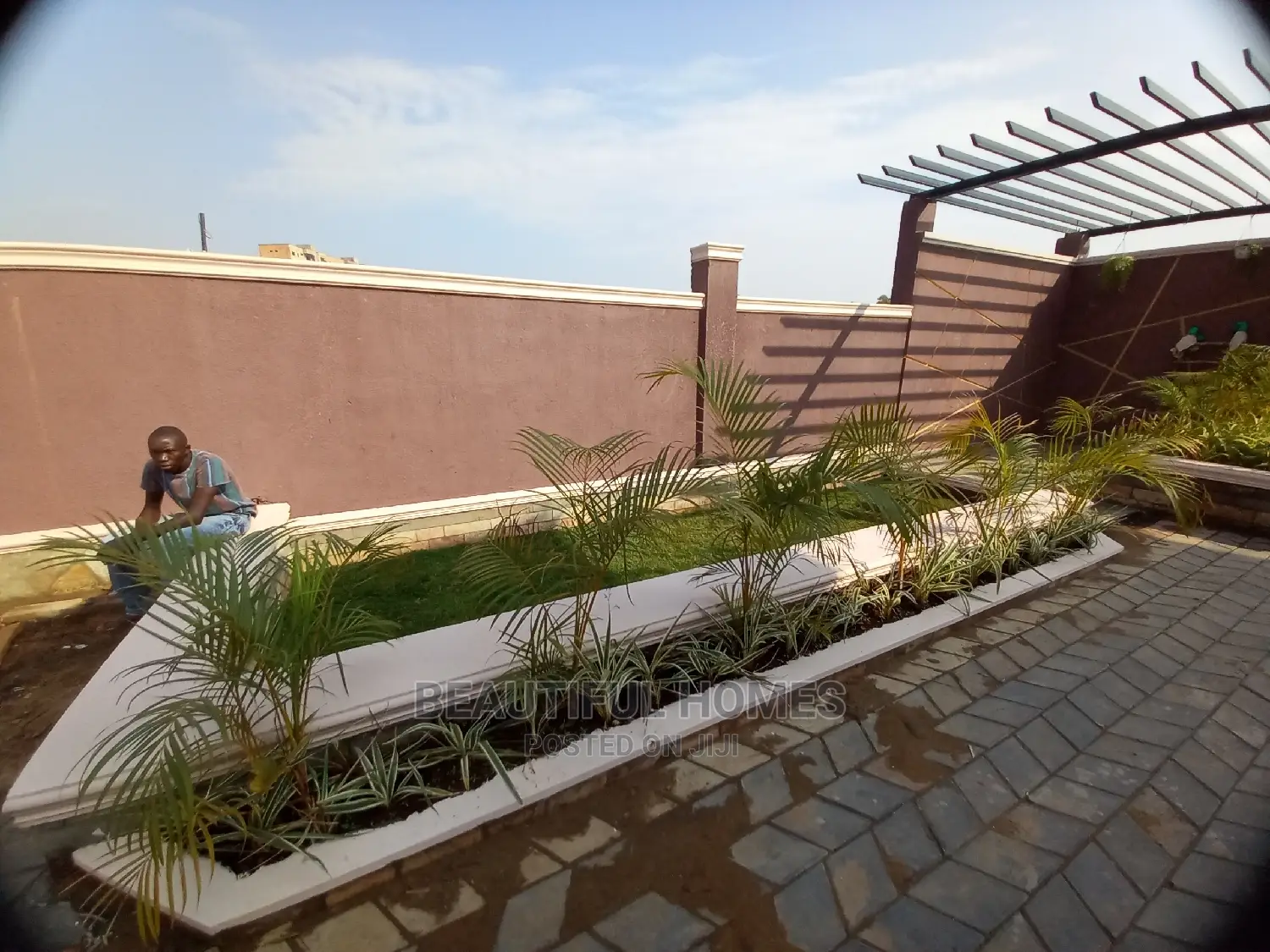 Furnished 6bdrm Mansion in Kyanja Epic, Central Division for Sale