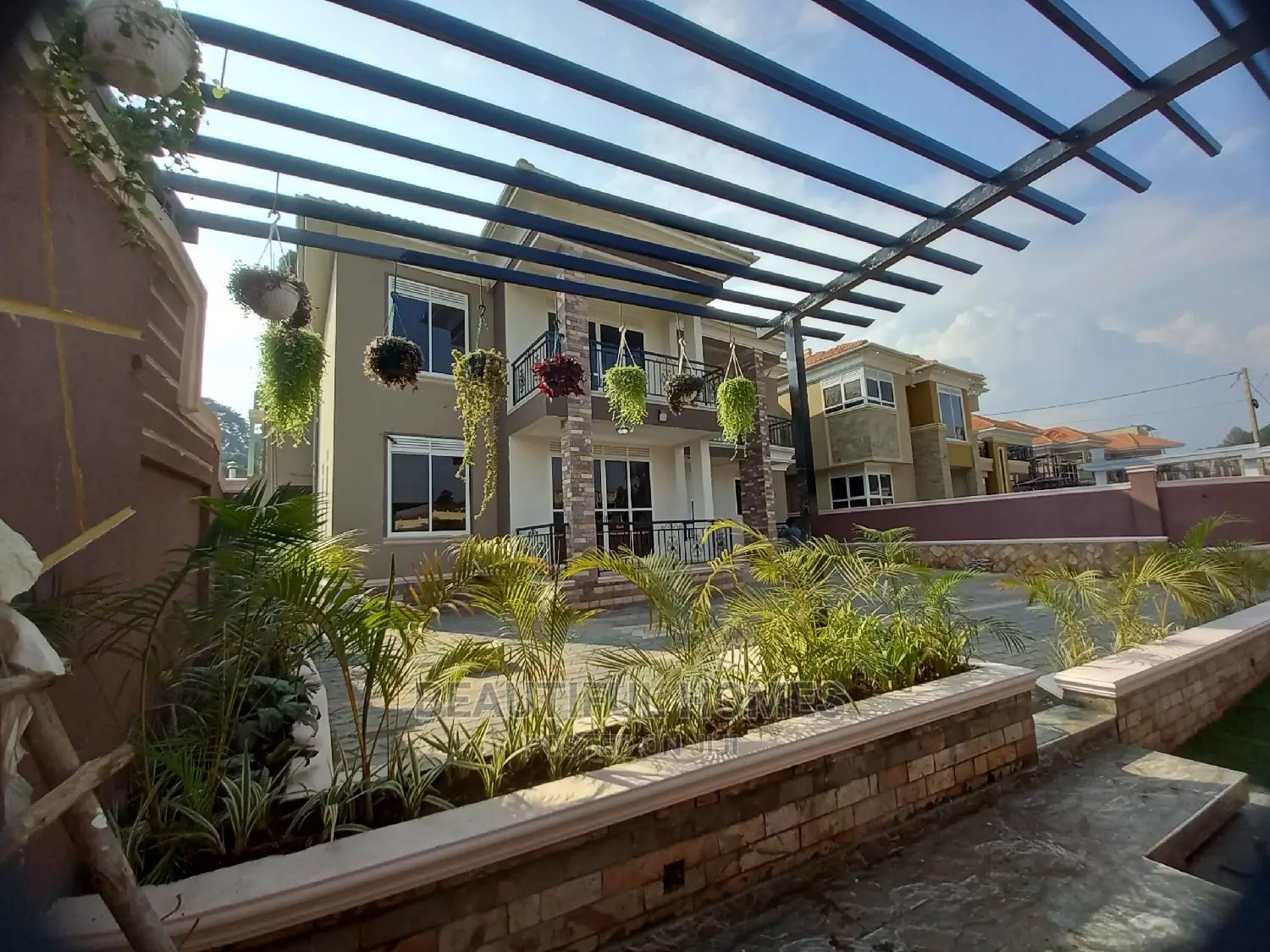 Furnished 6bdrm Mansion in Kyanja Epic, Central Division for Sale