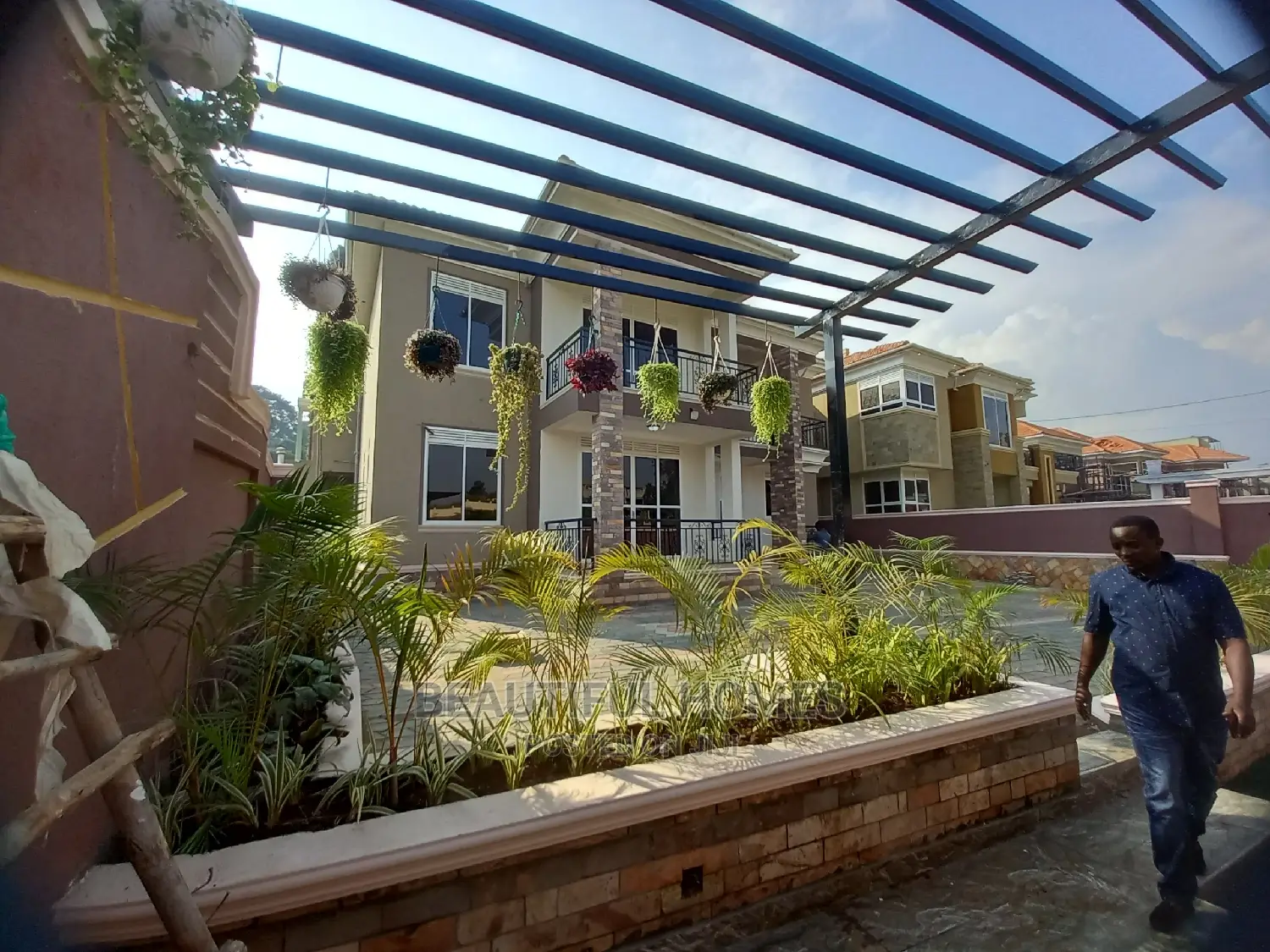 Furnished 6bdrm Mansion in Kyanja Organised, Central Division for Sale