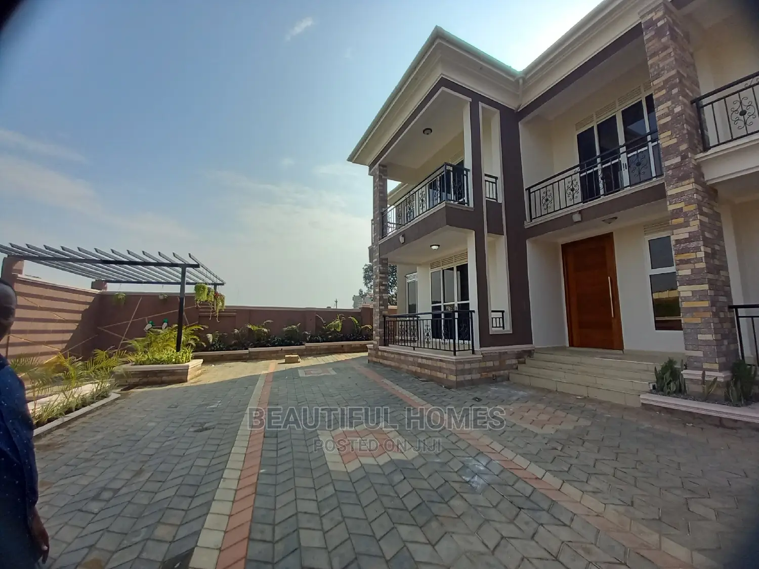 Furnished 6bdrm Mansion in Kyanja Organised, Central Division for Sale