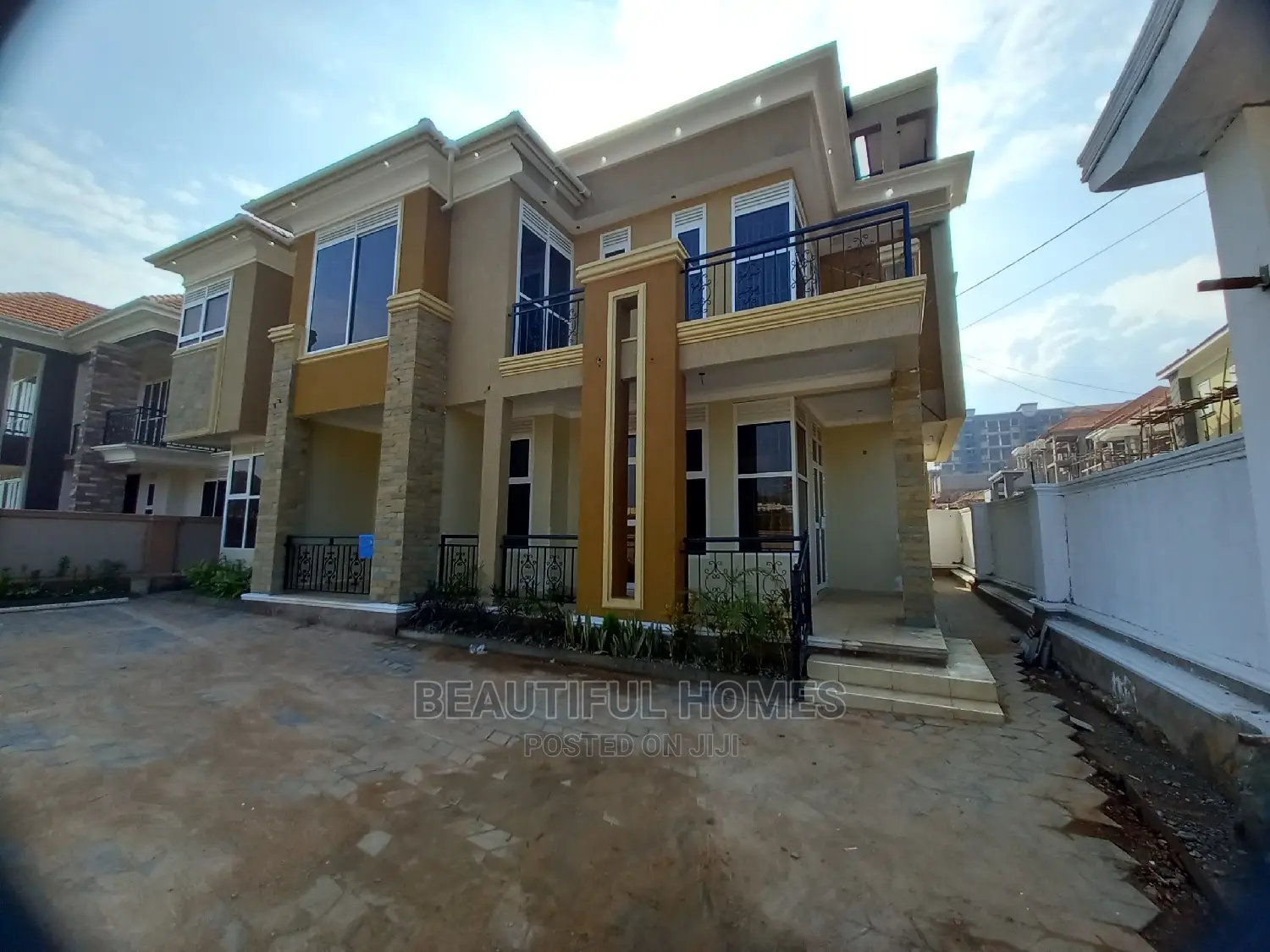 Furnished 6bdrm Mansion in Kyanja Epic, Central Division for Sale