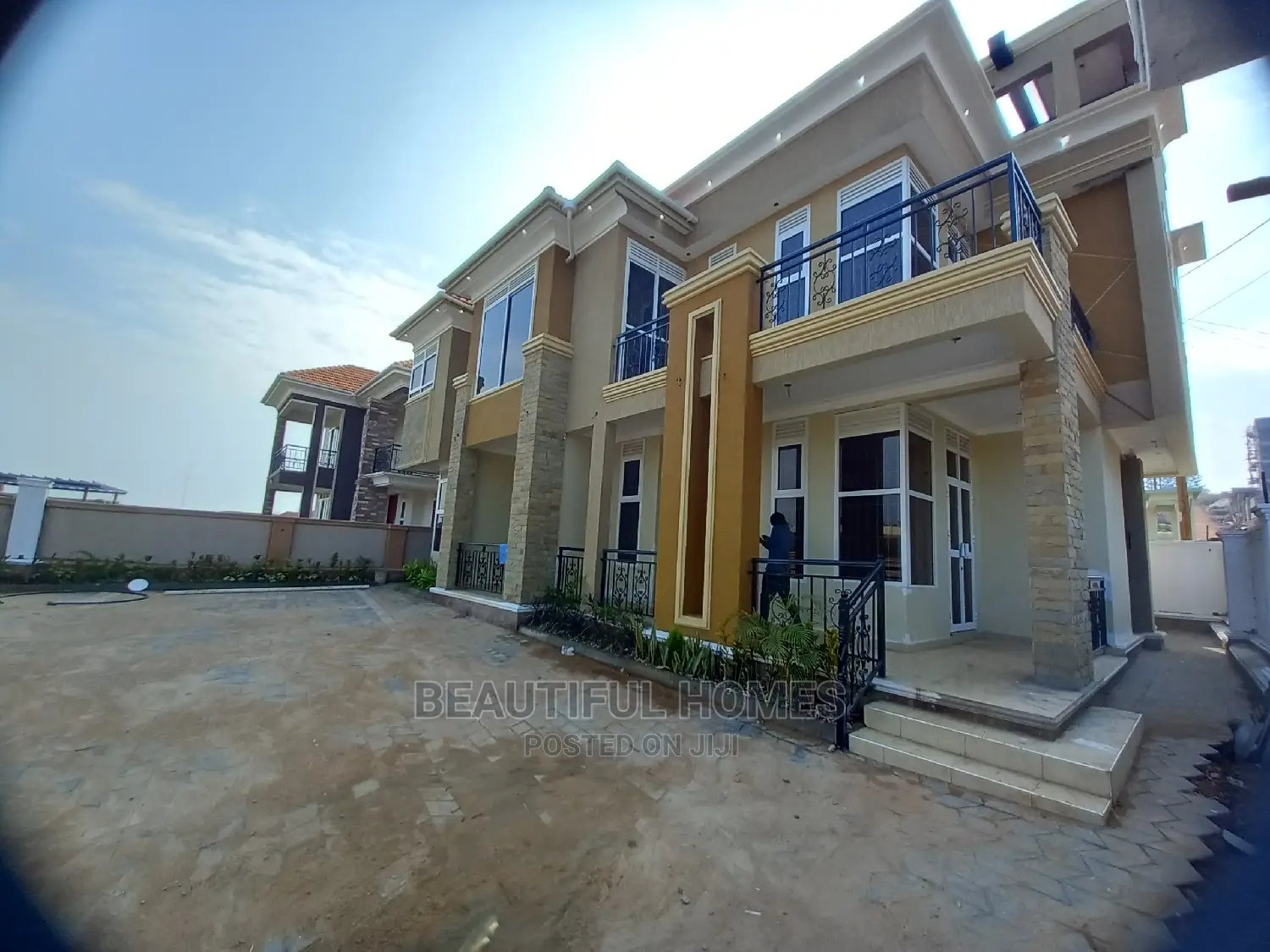Furnished 6bdrm Mansion in Kyanja Epic, Central Division for Sale