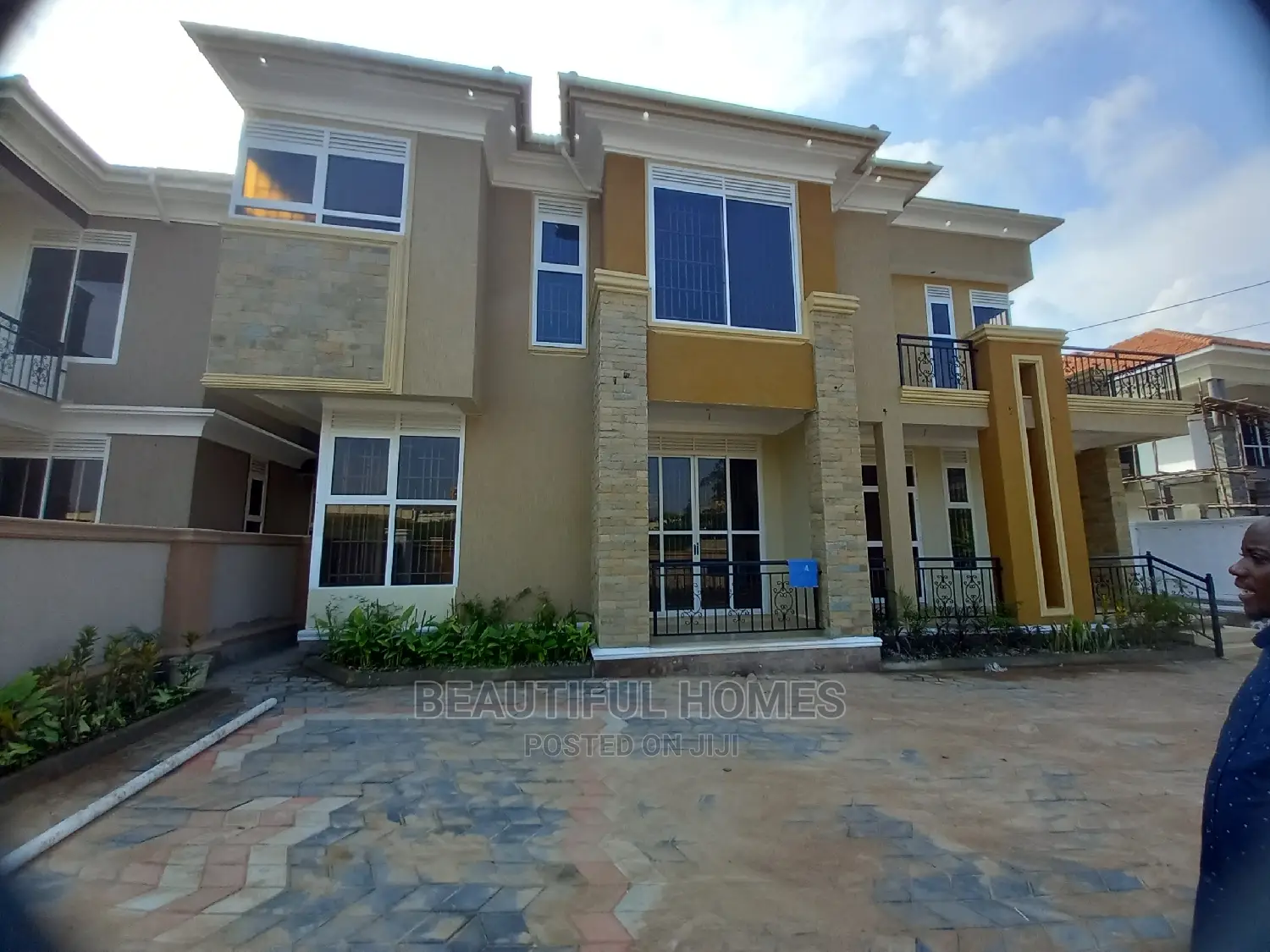 Furnished 6bdrm Mansion in Kyanja Epic, Central Division for Sale
