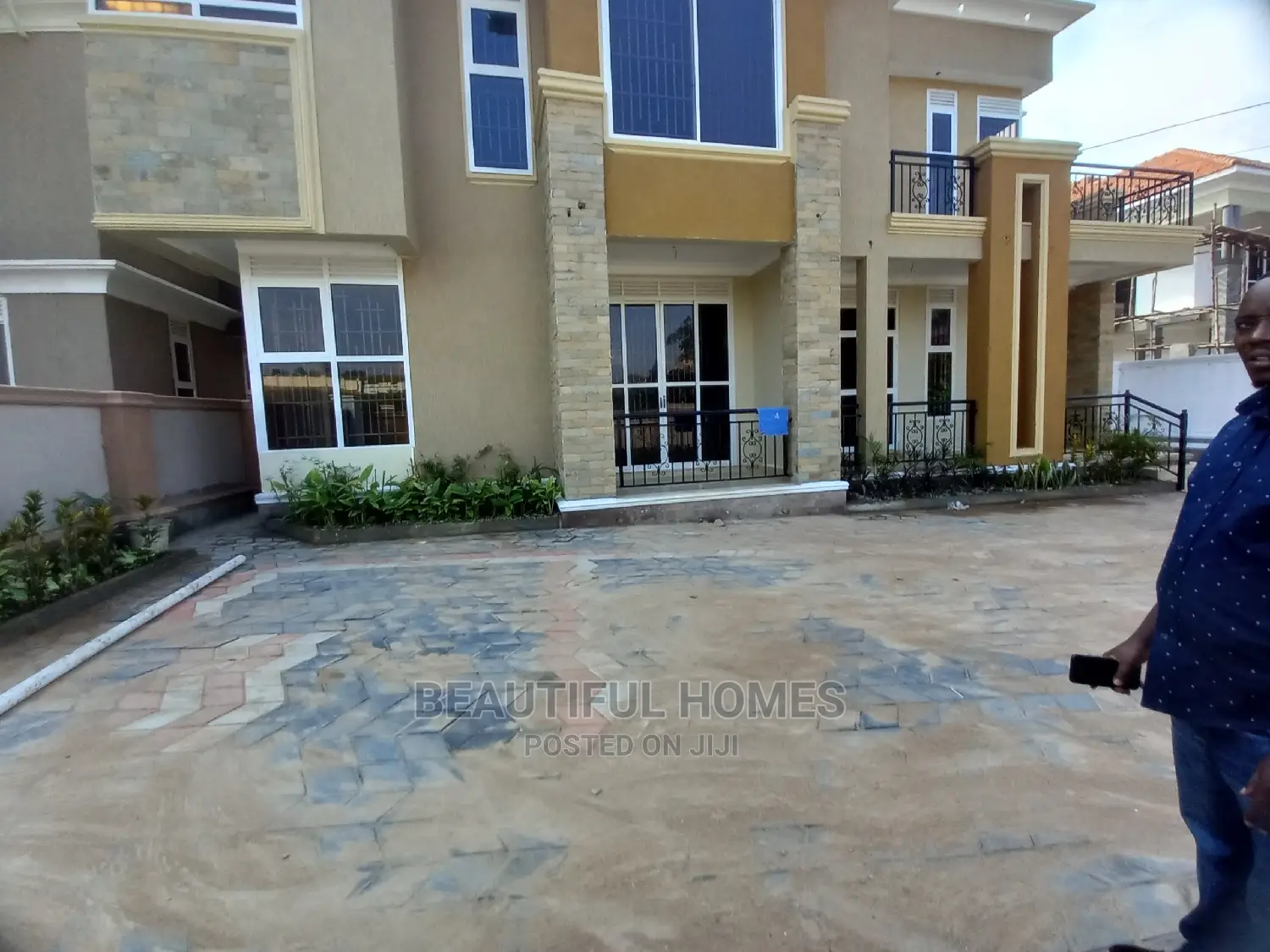 Furnished 6bdrm Mansion in Kyanja Tarmacked, Central Division for Sale