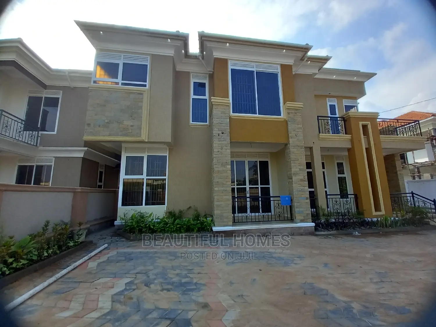 Furnished 6bdrm Mansion in Kyanja Tarmacked, Central Division for Sale