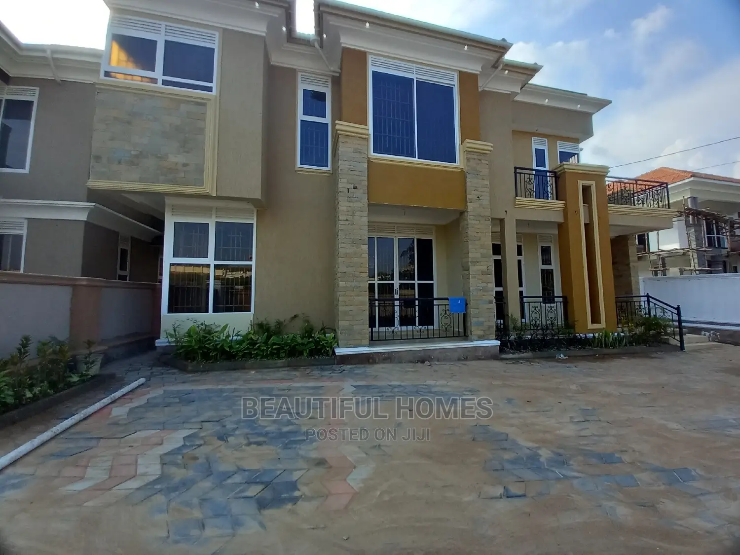 Furnished 6bdrm Mansion in Kyanja Classy, Central Division for Sale