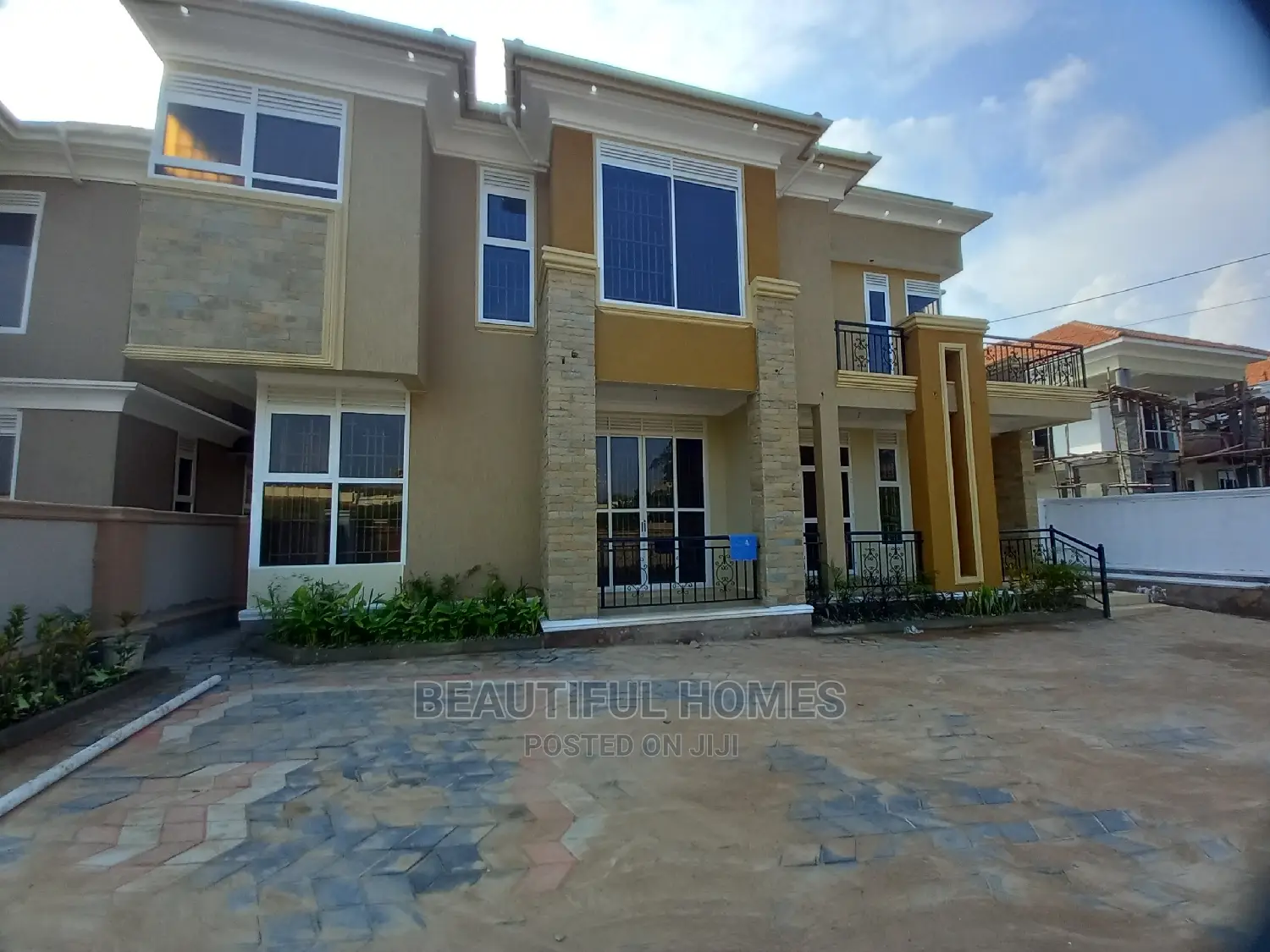 Furnished 6bdrm Mansion in Kyanja Classy, Central Division for Sale