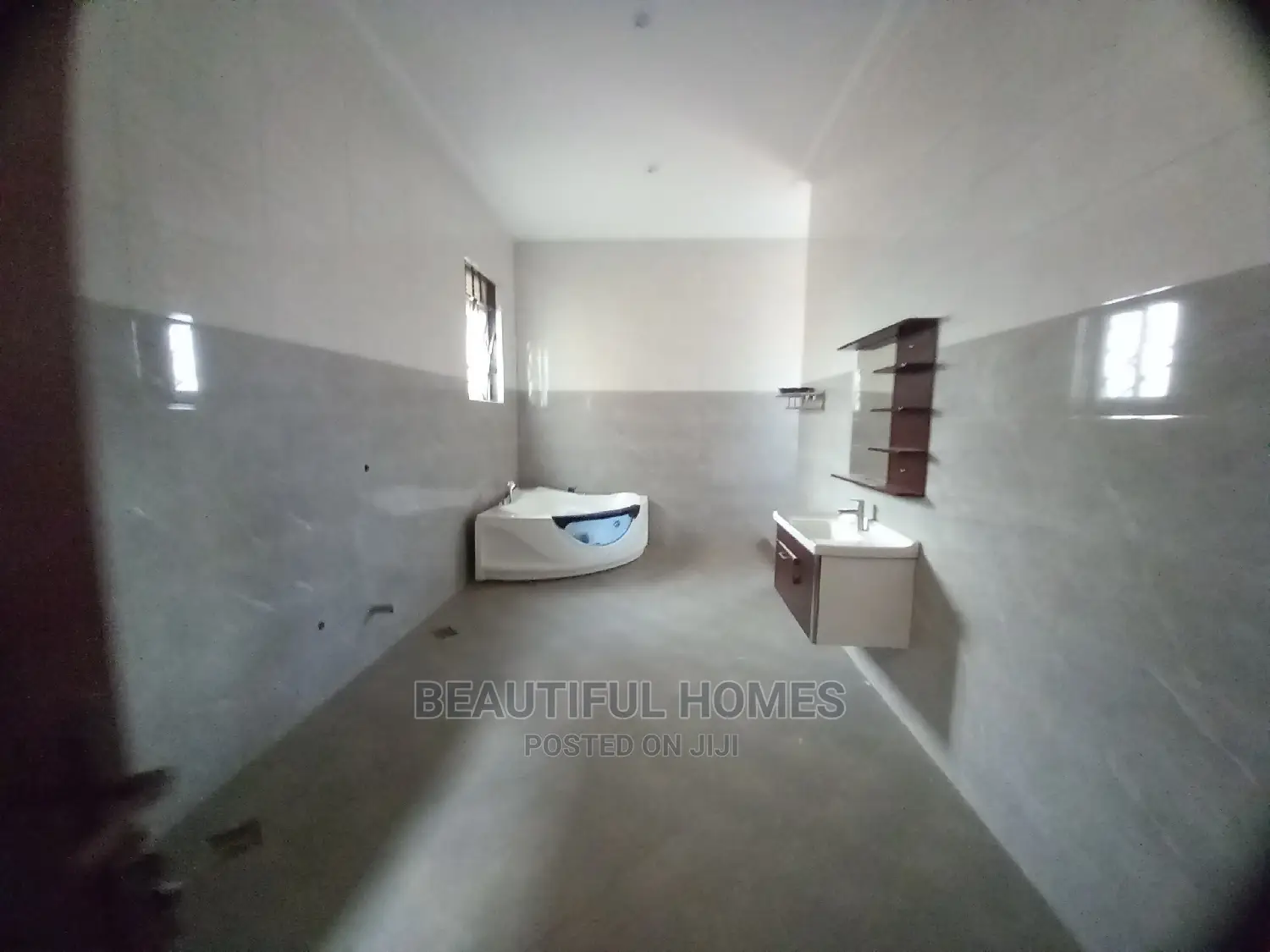 Furnished 6bdrm Mansion in Kyanja Posh, Central Division for Sale