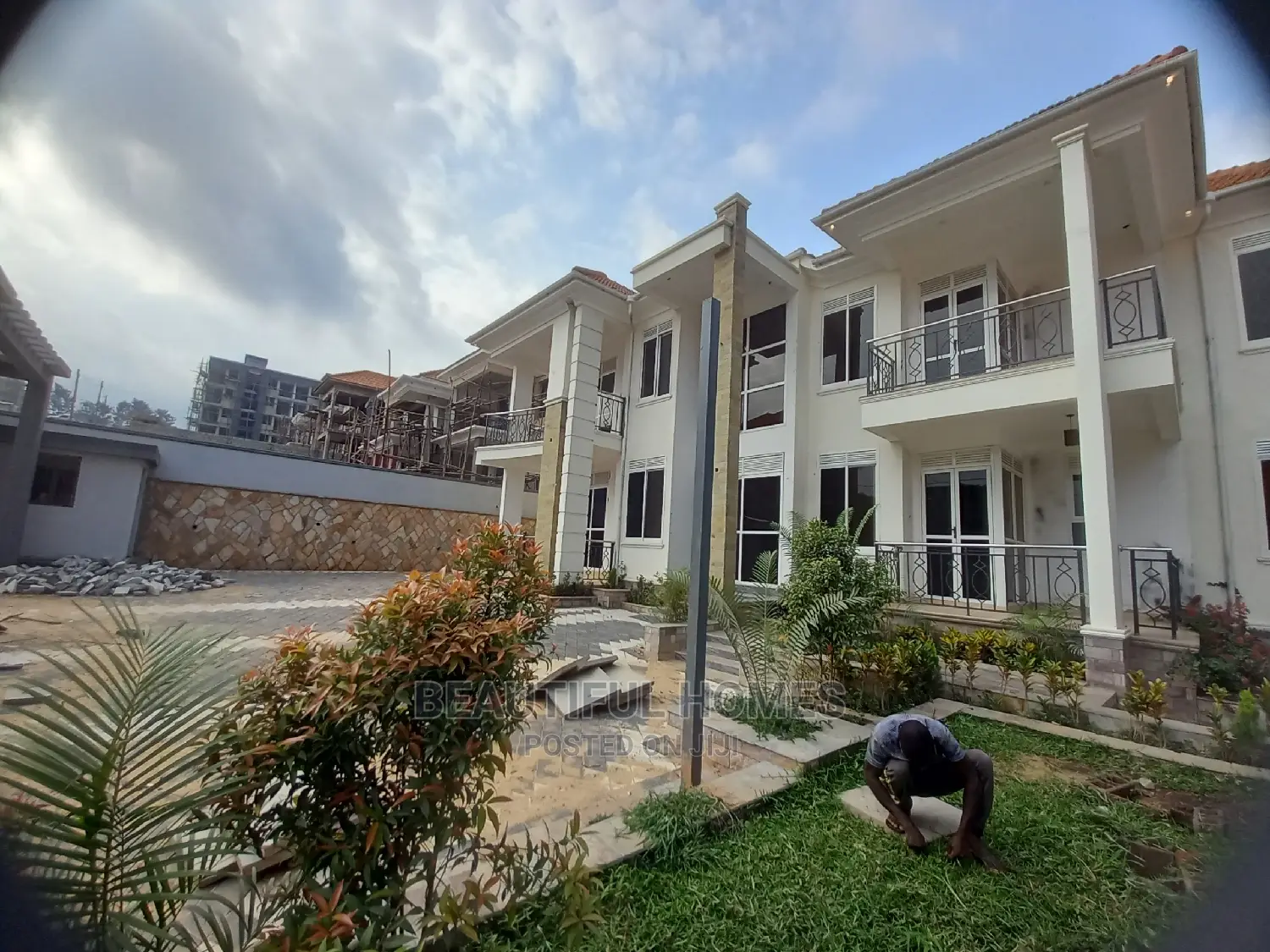 Furnished 6bdrm Mansion in Kyanja Tarmacked, Central Division for Sale