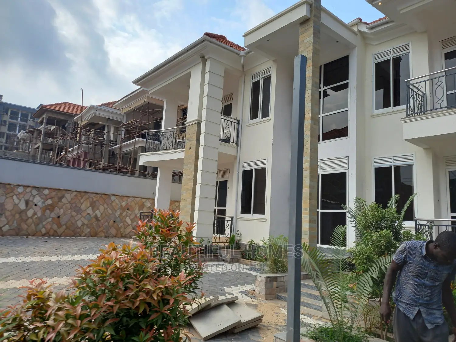 Furnished 6bdrm Mansion in Kyanja Tarmacked, Central Division for Sale