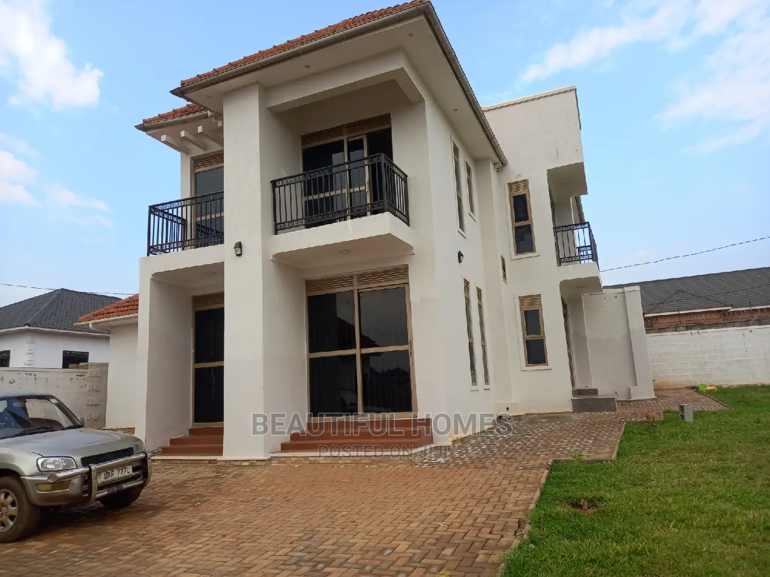 Furnished 6bdrm Duplex in Kyanja, Central Division for Sale