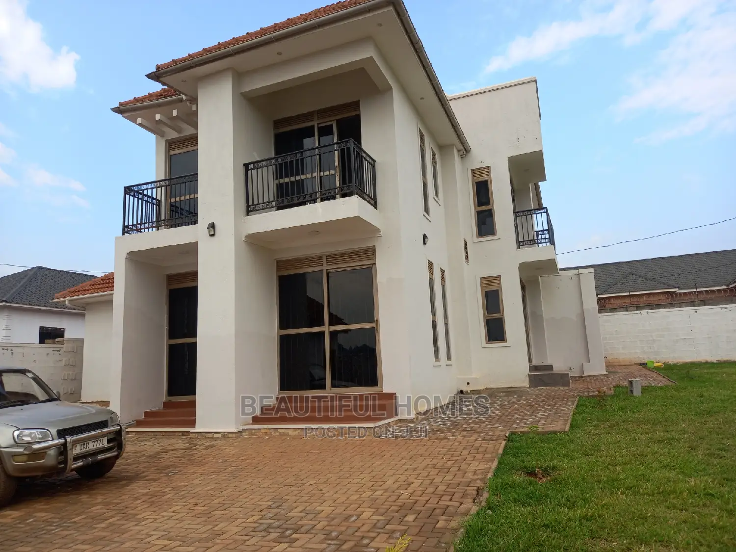 Furnished 6bdrm Duplex in Kyanja, Central Division for Sale