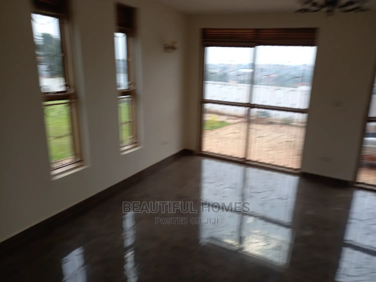 Furnished 6bdrm Mansion in Kyanja Epic, Central Division for Sale