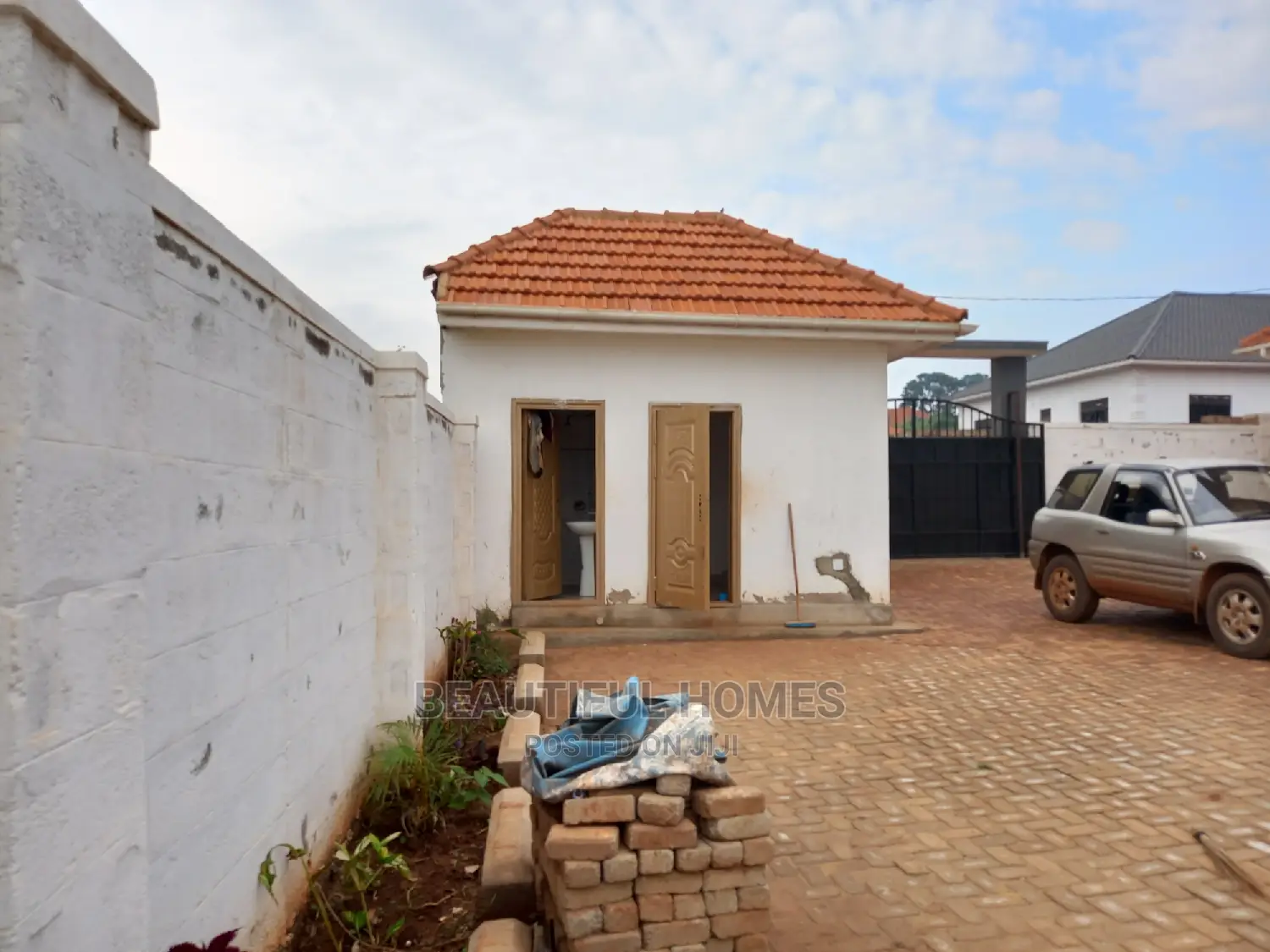 Furnished 6bdrm Mansion in Kyanja Organised, Central Division for Sale