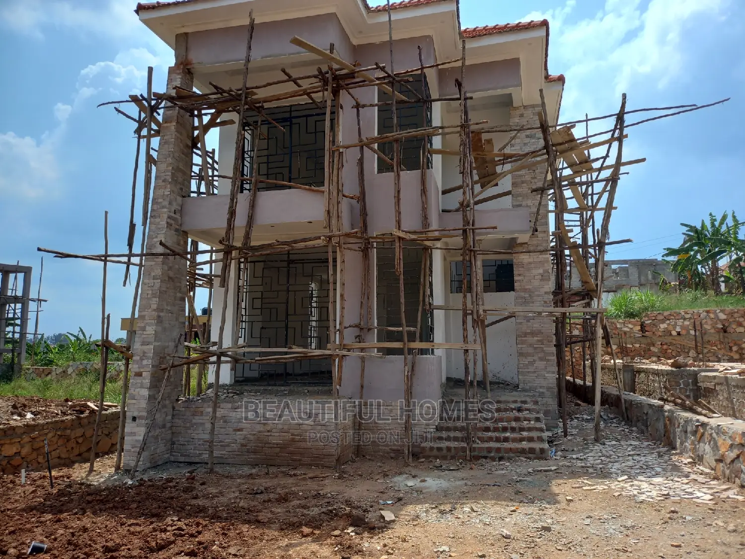 Furnished 4bdrm Duplex in Kira Mamerito Road, Central Division