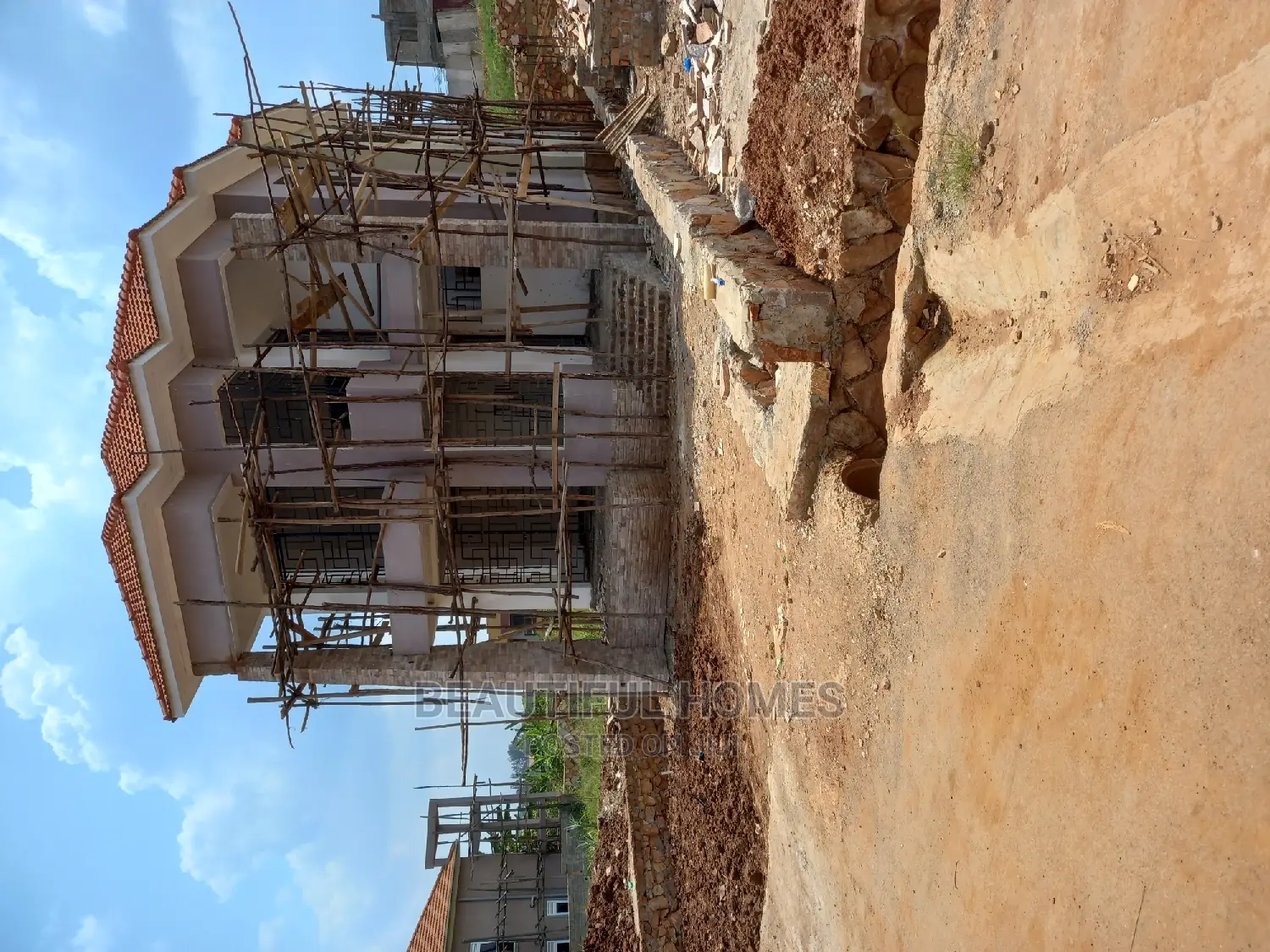 Furnished 4bdrm Duplex in Kira Mamerito Road, Central Division