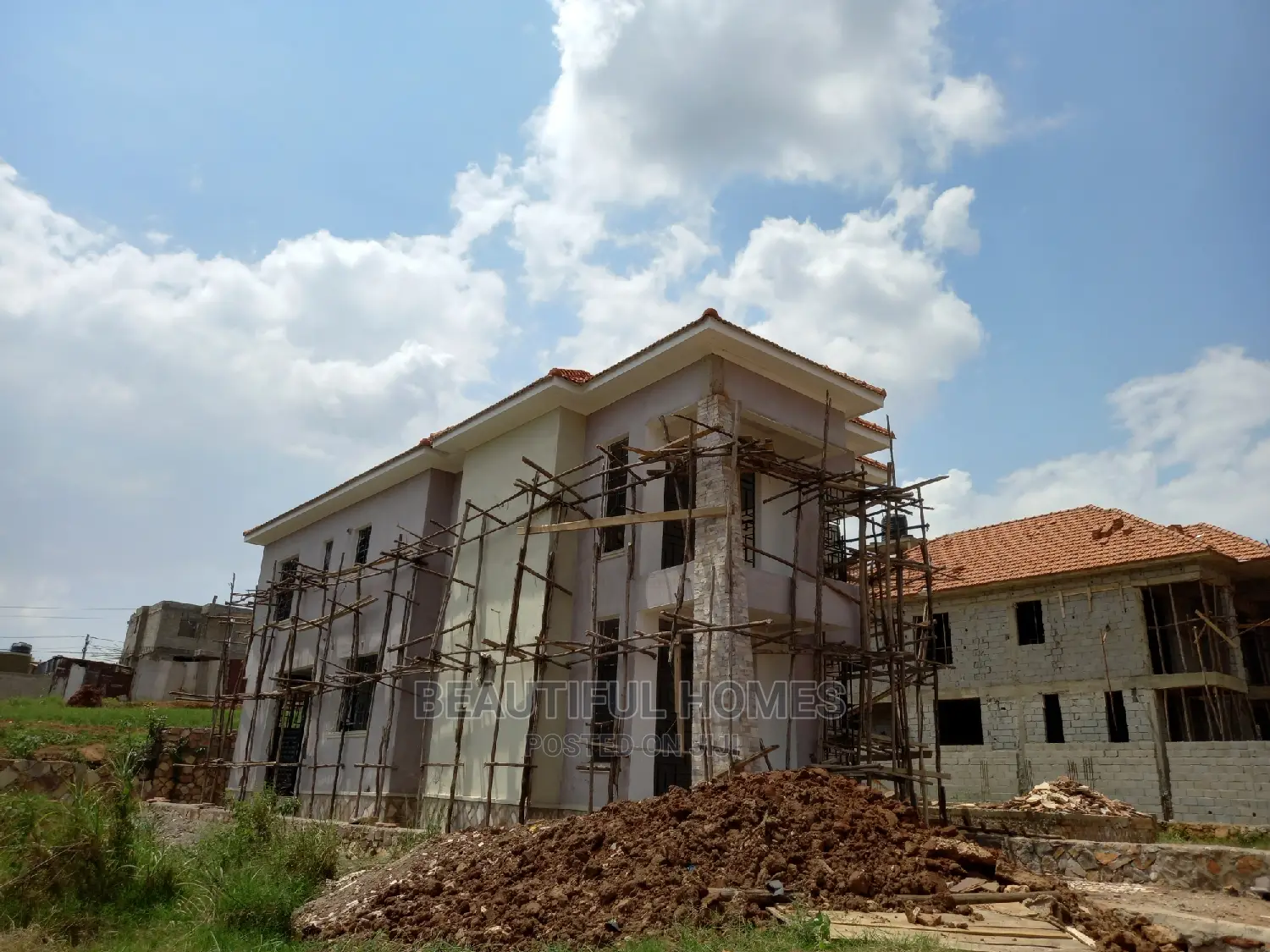 Furnished 4bdrm House in Kira Tarmacked for Sale