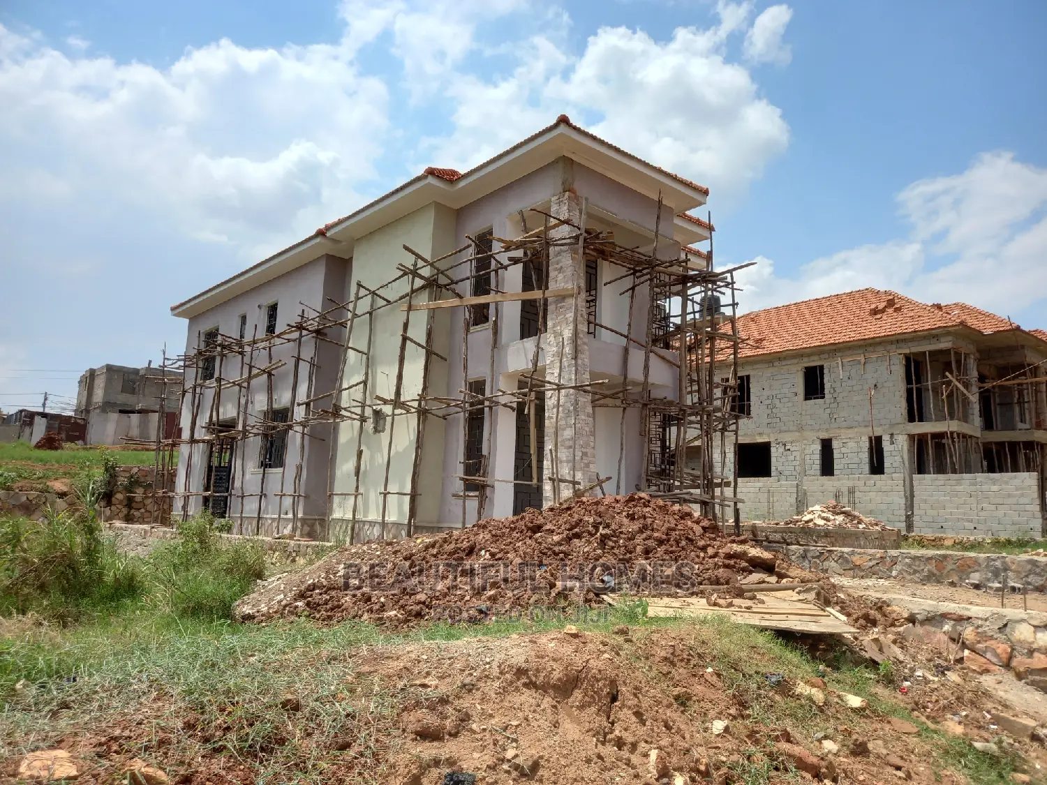 Furnished 4bdrm Mansion in Kira Corporate for Sale