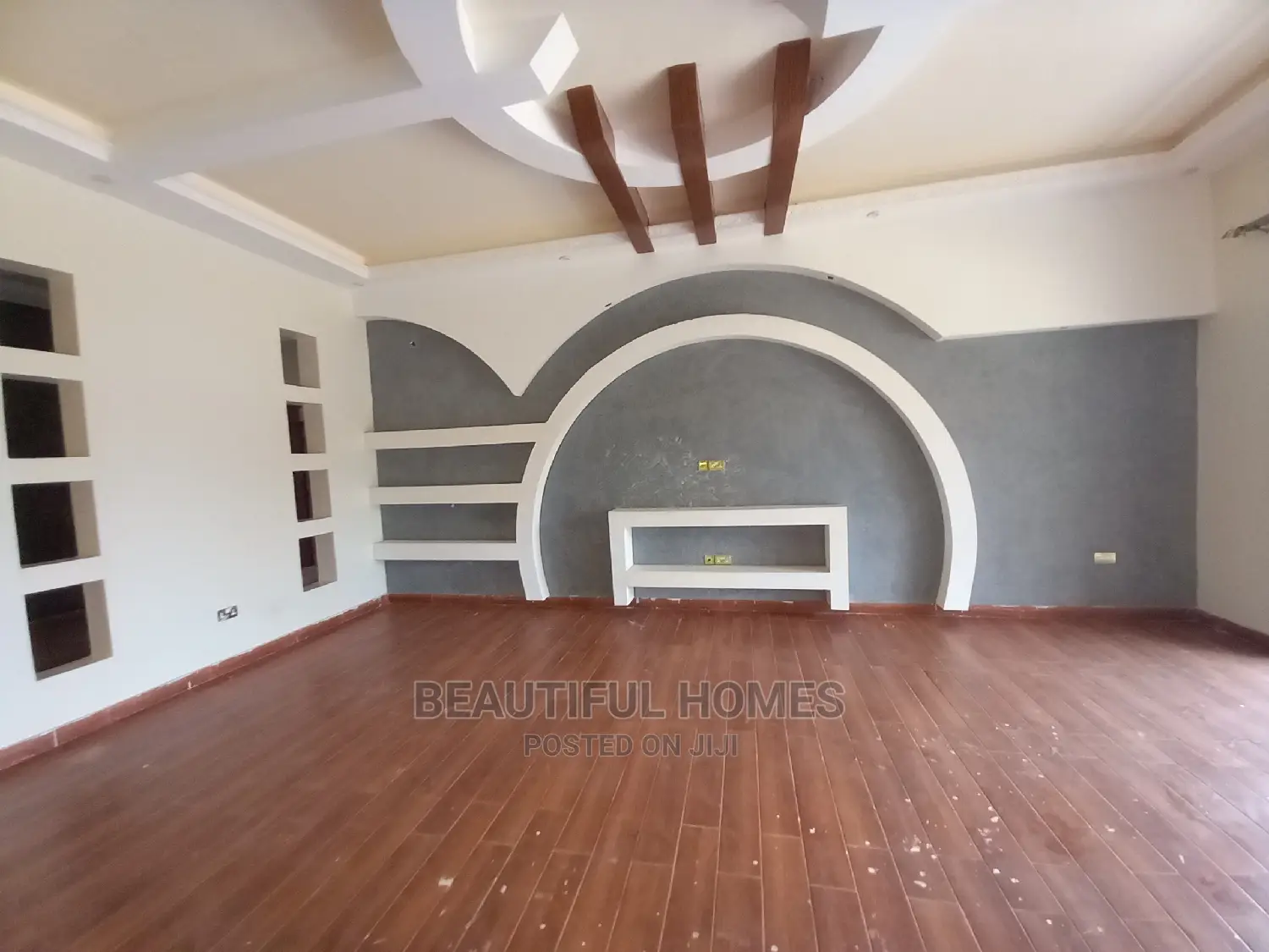 Furnished 4bdrm House in Kira Tarmacked for Sale